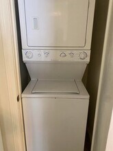 2919 Avenue J, Unit Downstairs in Bay City, TX - Foto de edificio - Building Photo