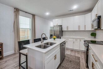 2325 Budd St in Dallas, TX - Building Photo - Building Photo