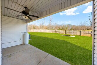 1676 Putnam Dr in Clarksville, TN - Building Photo - Building Photo