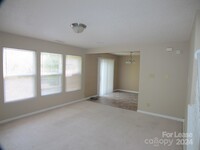 2038 Dunsmore Ln in Waxhaw, NC - Foto de edificio - Building Photo