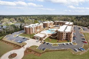 Grand Park Luxury Apartments in Thomasville, GA - Building Photo