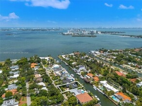 1160 NE 91st St in Miami, FL - Foto de edificio - Building Photo