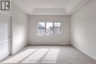 1296 Klondike Dr in Oshawa, ON - Building Photo - Building Photo