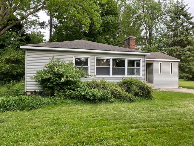 property at 196 N Hagadorn Rd