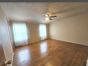 1376 Wentworth Ave in Calumet City, IL - Building Photo - Building Photo