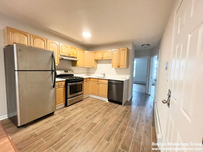 82 Hammond St, Unit #4