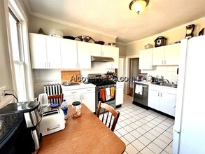 15 Farragut Ave in Somerville, MA - Building Photo - Building Photo