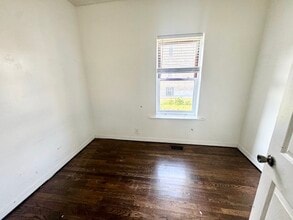 1250 N Springfield Ave in Chicago, IL - Building Photo - Building Photo