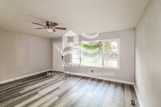 215 Knodishall Dr in Warner Robins, GA - Building Photo - Building Photo