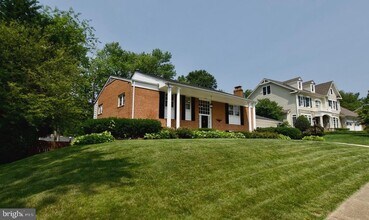 1318 MacBeth St in McLean, VA - Building Photo - Building Photo