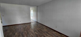 2585-2587 Four Seasons Dr, Unit 2585 in Columbus, OH - Building Photo