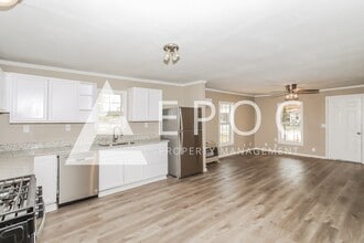 635 E 3rd St in Burkburnett, TX - Building Photo - Building Photo