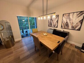 8960 NW 97th Ave in Doral, FL - Building Photo - Building Photo