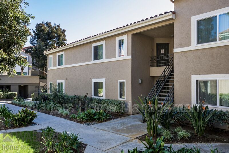 7415 Charmant Dr-Unit -#2513 in San Diego, CA - Building Photo