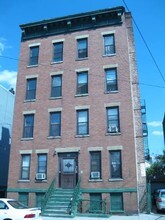 154 Summit Ave in Jersey City, NJ - Building Photo - Building Photo