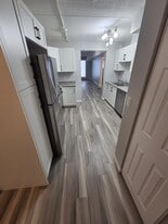 247 Erb St. W in Waterloo, ON - Building Photo