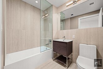 BRUCKNER BOULEVARD in Bronx, NY - Building Photo - Building Photo