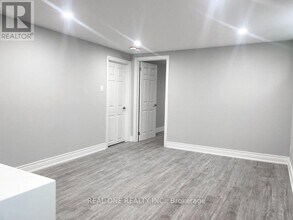 99 Warren Ave in Hamilton, ON - Building Photo - Building Photo