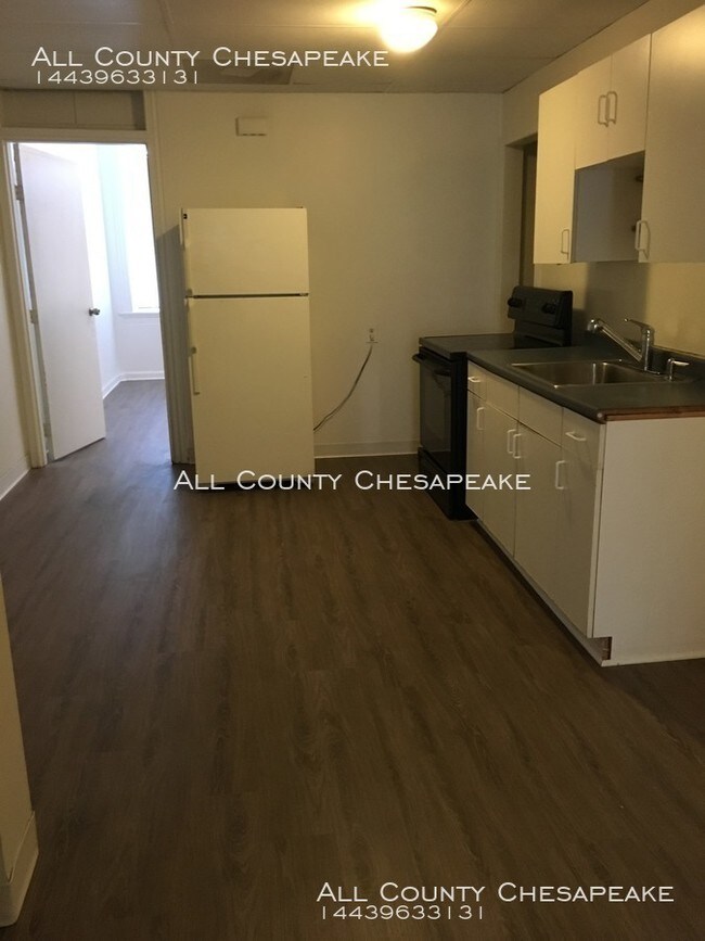 105 W Saratoga St-Unit -3 in Baltimore, MD - Foto de edificio - Building Photo