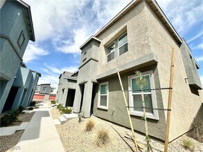 5003 Chapin Mesa Ave in Enterprise, NV - Building Photo - Building Photo