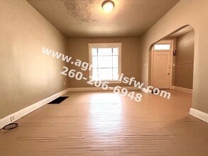 911 W Creighton Ave in Fort Wayne, IN - Building Photo - Building Photo