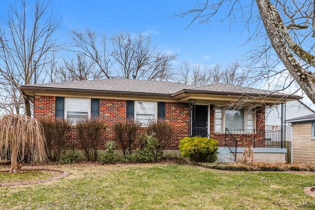 property at 3402 Pineland Dr