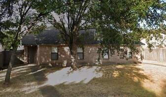 2518 Hickory Dr, Unit 2518 in College Station, TX - Building Photo