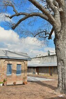 1500 E Madison St, Unit 1510 in Brownsville, TX - Building Photo
