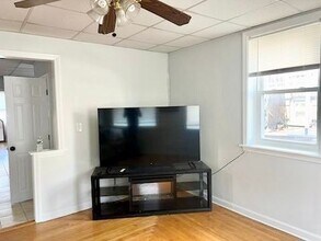 255 Columbia St in Fall River, MA - Building Photo - Building Photo