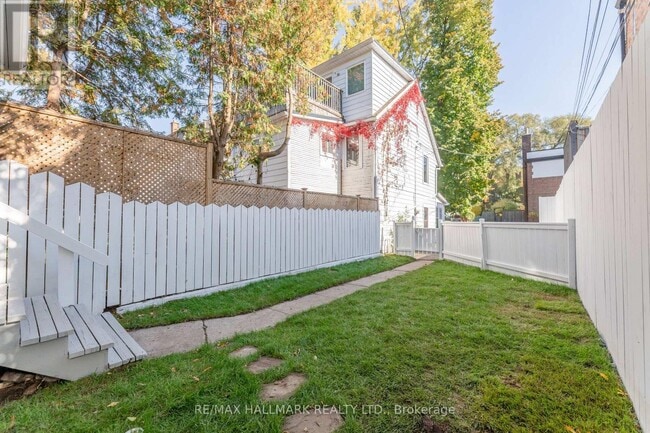 106 Willow Ave in Toronto, ON - Building Photo - Building Photo