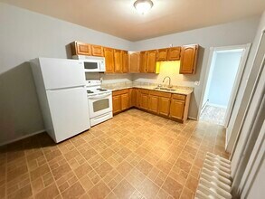 145 Spring Valley Rd in Reading, PA - Building Photo - Building Photo