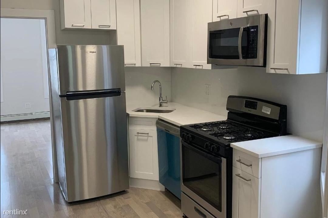 335 Whiton St-Unit -Apt 3L in Jersey City, NJ - Building Photo