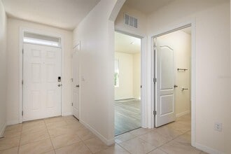 3330 Eastgrove Ter in Sanford, FL - Building Photo - Building Photo