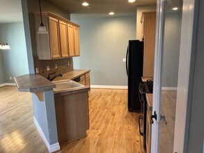 1526 NE Market Dr in Fairview, OR - Building Photo - Building Photo