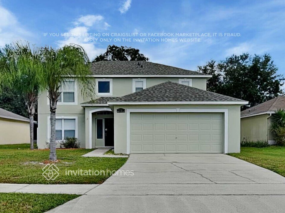 3904 Stonefield Dr in Orlando, FL - Building Photo