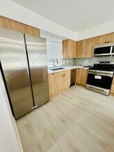 7561 Donna Ave in Reseda, CA - Building Photo - Building Photo