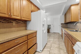 20651 Roscoe Blvd in Los Angeles, CA - Building Photo - Building Photo