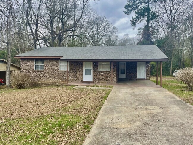 property at 2968 Oak St