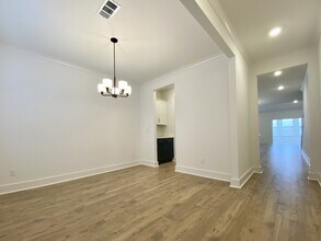 647 Conifer Dr in Thompson's Station, TN - Foto de edificio - Building Photo