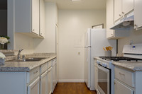 Los Arboles Apartments in Artesia, CA - Building Photo - Interior Photo