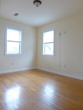 50 Dudley St, Unit 2 in Boston, MA - Foto de edificio - Building Photo