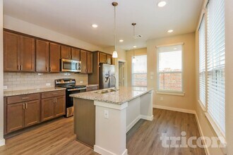 2315 Foster Hl Rd in Richmond, TX - Foto de edificio - Building Photo