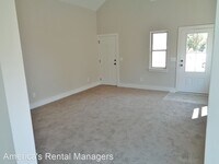 935 Maple Trace photo'