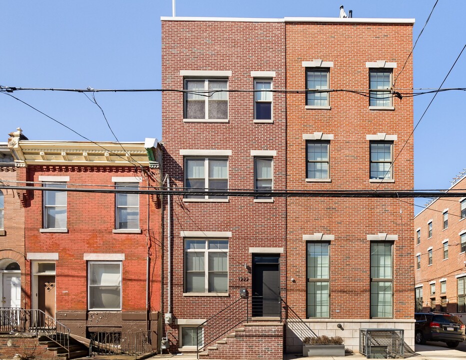 1222 S 24th St in Philadelphia, PA - Building Photo