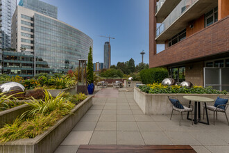 Rollin Street Flats in Seattle, WA - Building Photo - Building Photo