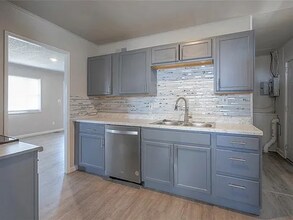 2401 NE Pursell Rd in Kansas City, MO - Building Photo - Building Photo