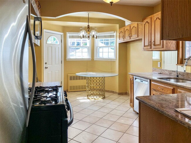 65-20 181st St in Queens, NY - Building Photo - Building Photo