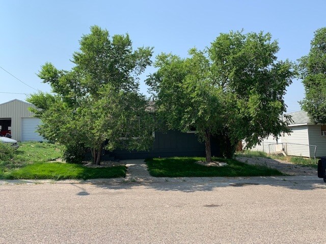 4962 W Marmon St in Mills, WY - Building Photo
