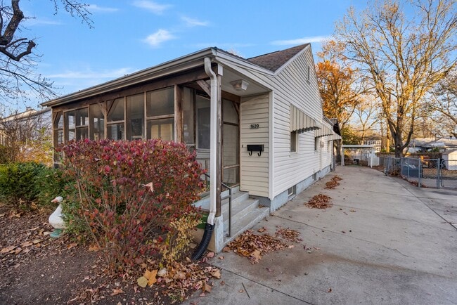 property at 1620 SW Campbell Ave