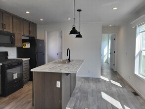 140 Flamingo Dr in Beecher, IL - Building Photo - Building Photo